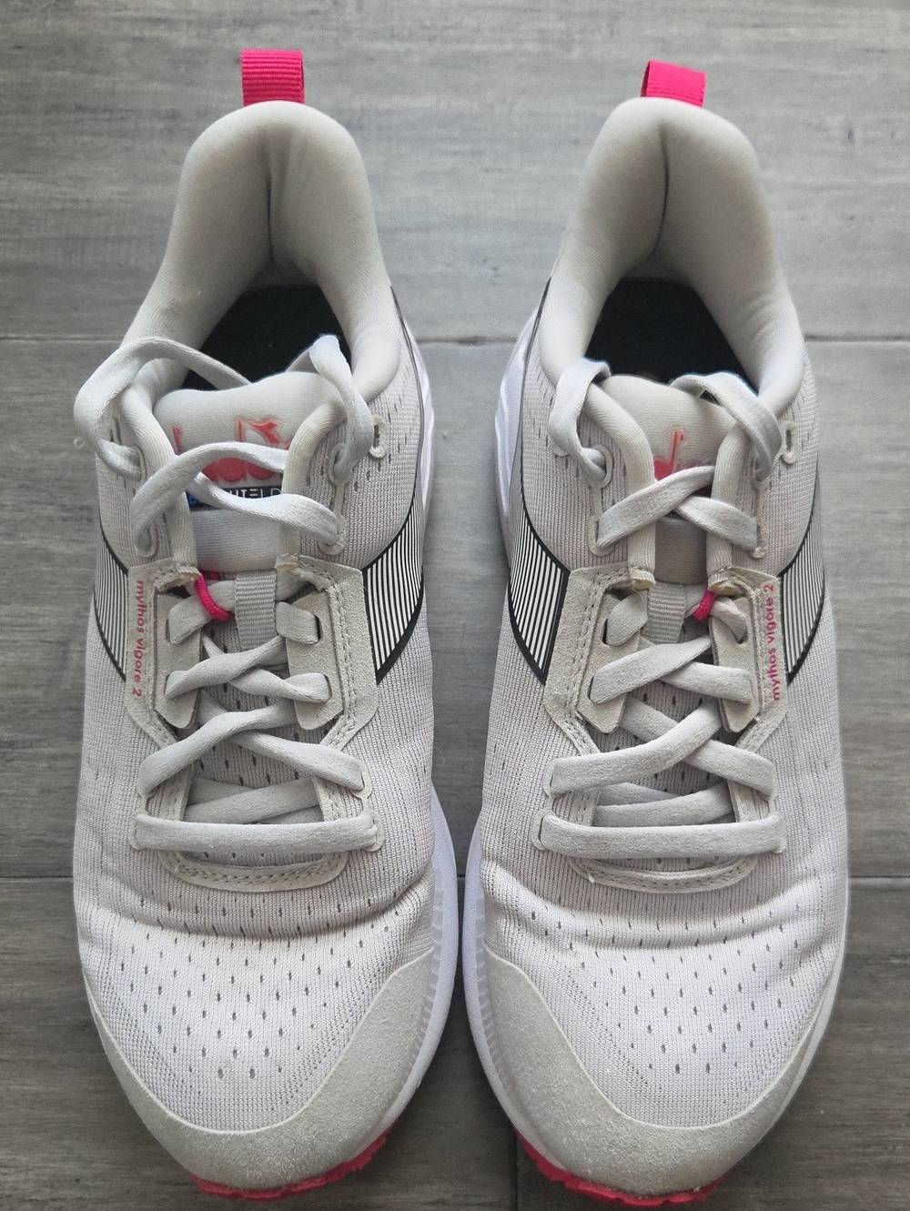 Women's Mythos Blushield Vigore 2 Running Shoes~ Size 8 1/2